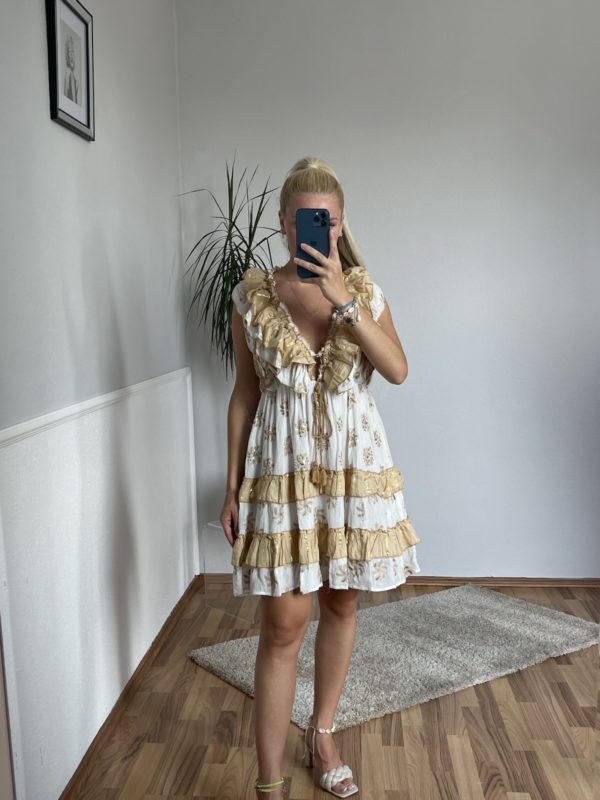 Marco Moda Sommerkleid in weiß mit goldenen Details und blumdenmuster