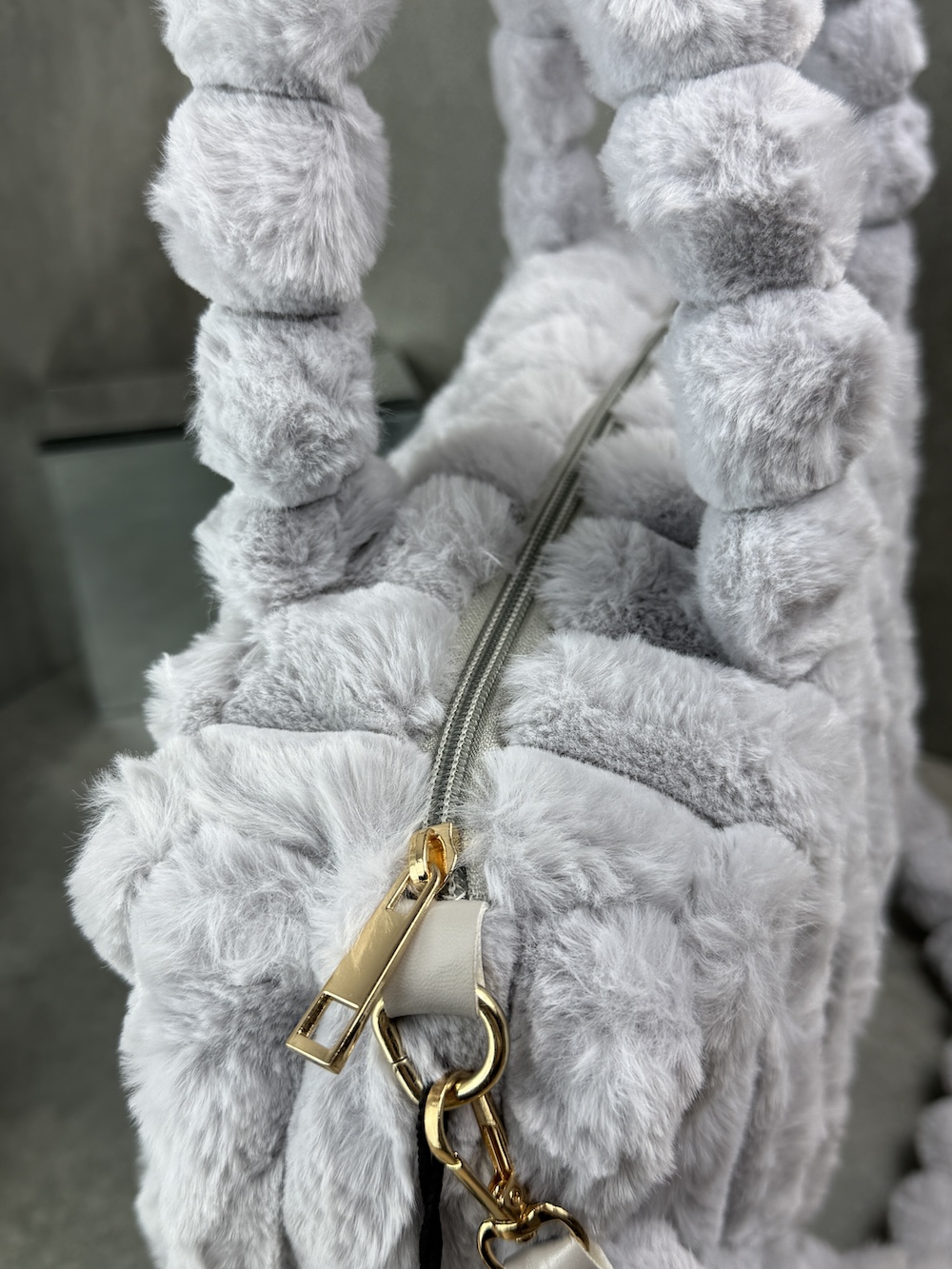 Marco Moda graue damen handtasche luxury bag lichtgrau plush tasche