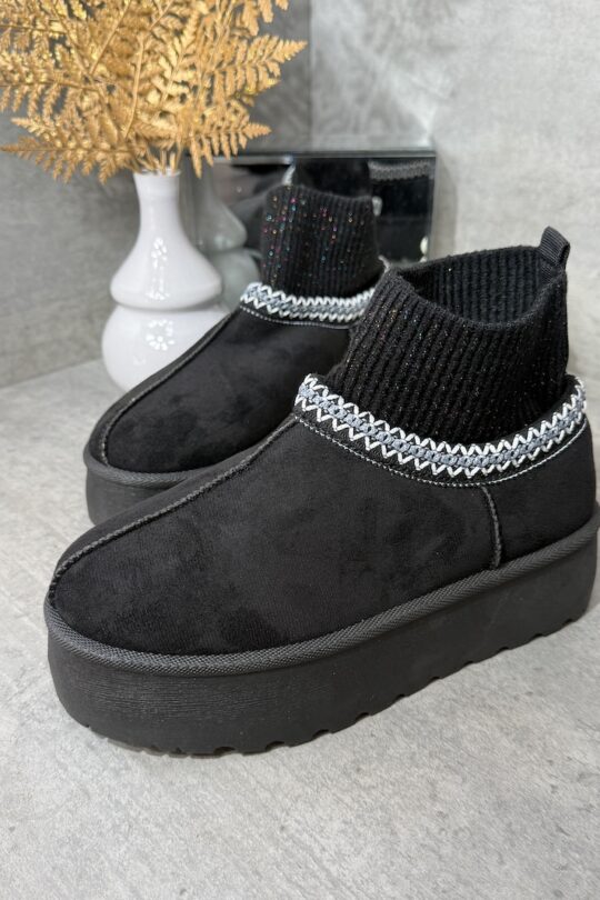 Gefütterte Plateau Socken Boots in Schwarz mit 5 cm Plateau-Sohle